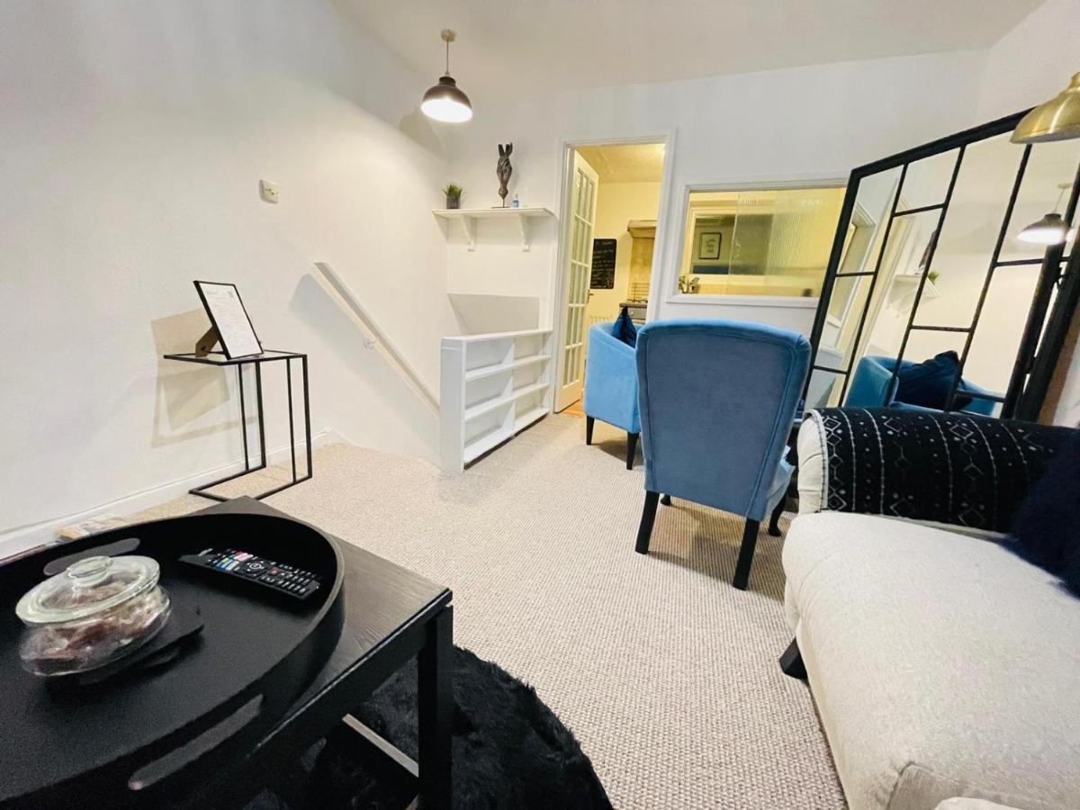 Lovely 1 Bed Home Near Hospital, With Parking & Garden Work Contractor Leisure, Sapphire Cambridge  Exterior photo